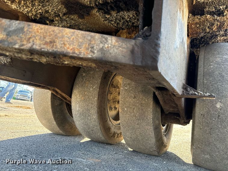 image for item MT9013 Hypac C530AH pneumatic roller