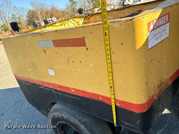 image for item MT9013 Hypac C530AH pneumatic roller