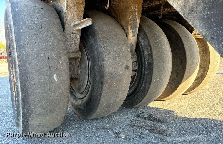 image for item MT9013 Hypac C530AH pneumatic roller