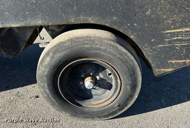 image for item MT9013 Hypac C530AH pneumatic roller