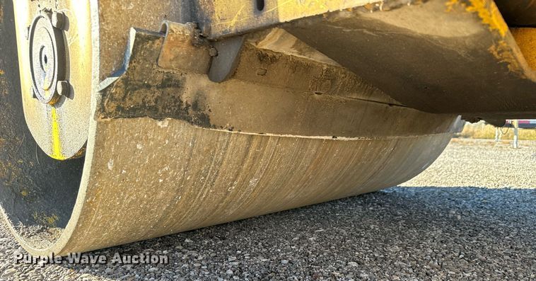 image for item MT9015 2007 Bomag BW138AD double drum vibratory roller