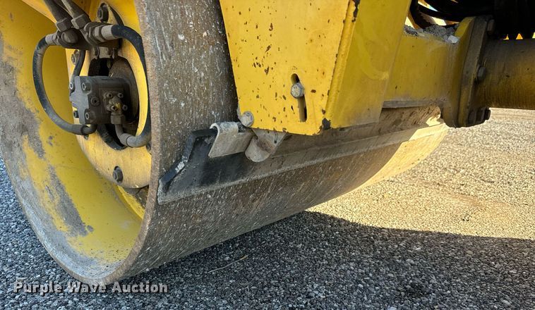 image for item MT9015 2007 Bomag BW138AD double drum vibratory roller