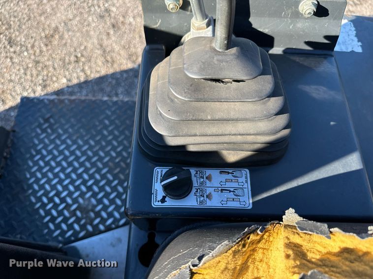 image for item MT9015 2007 Bomag BW138AD double drum vibratory roller