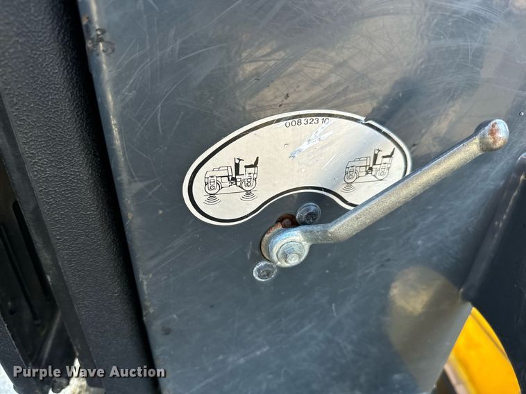 image for item MT9015 2007 Bomag BW138AD double drum vibratory roller