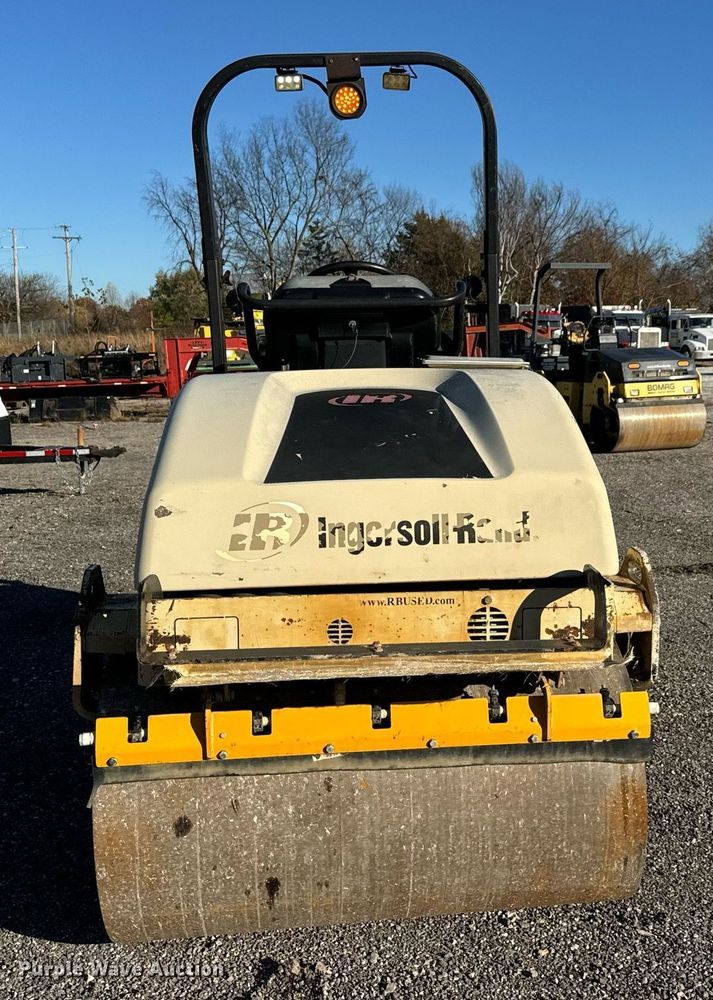 image for item MT9016 2004 Ingersoll-Rand DD-34HF double drum vibratory roller