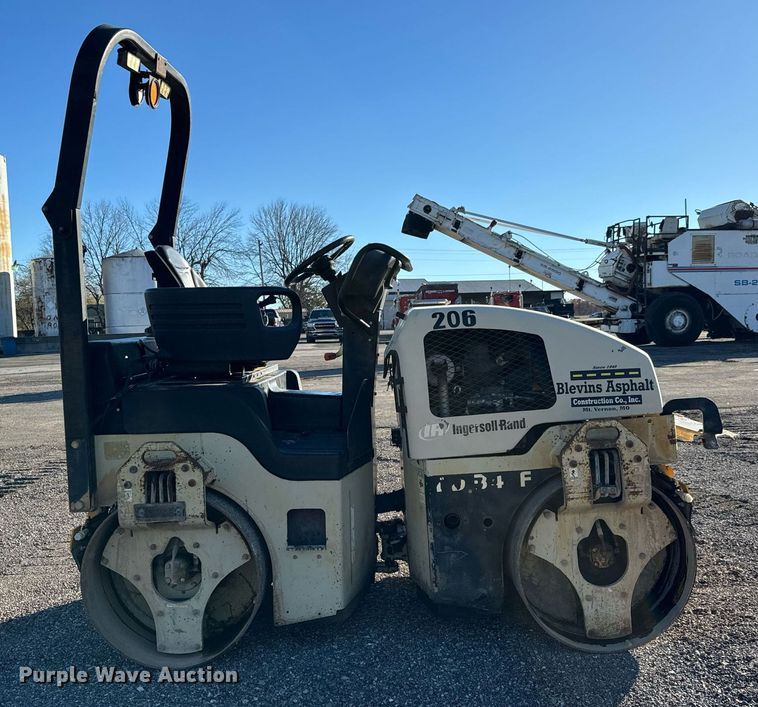 image for item MT9016 2004 Ingersoll-Rand DD-34HF double drum vibratory roller