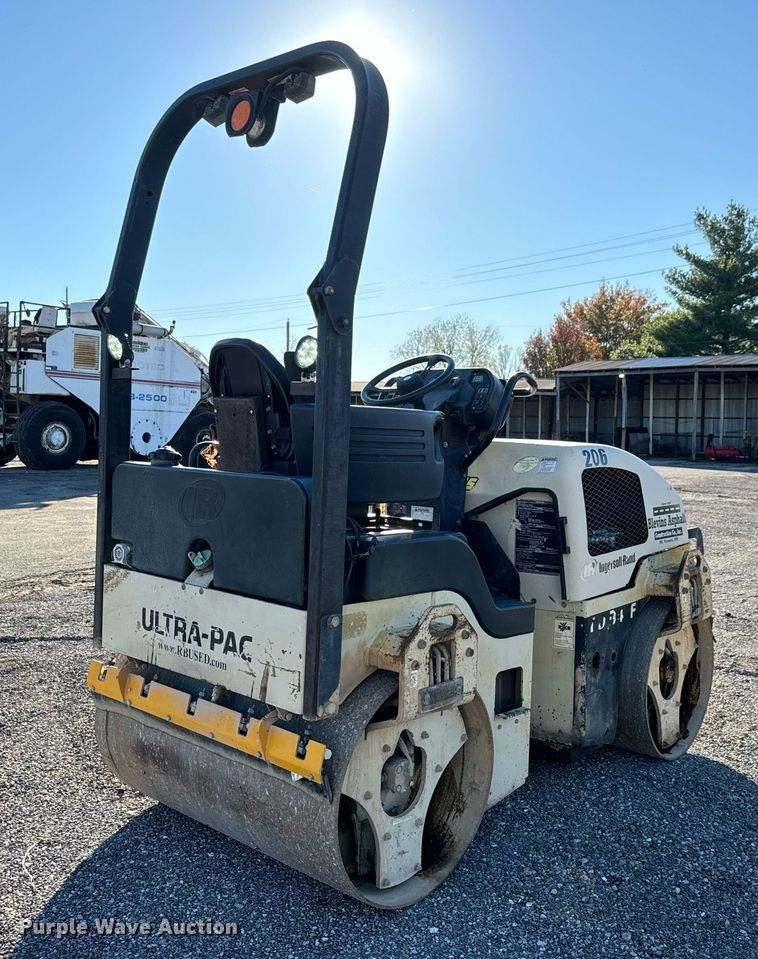 image for item MT9016 2004 Ingersoll-Rand DD-34HF double drum vibratory roller