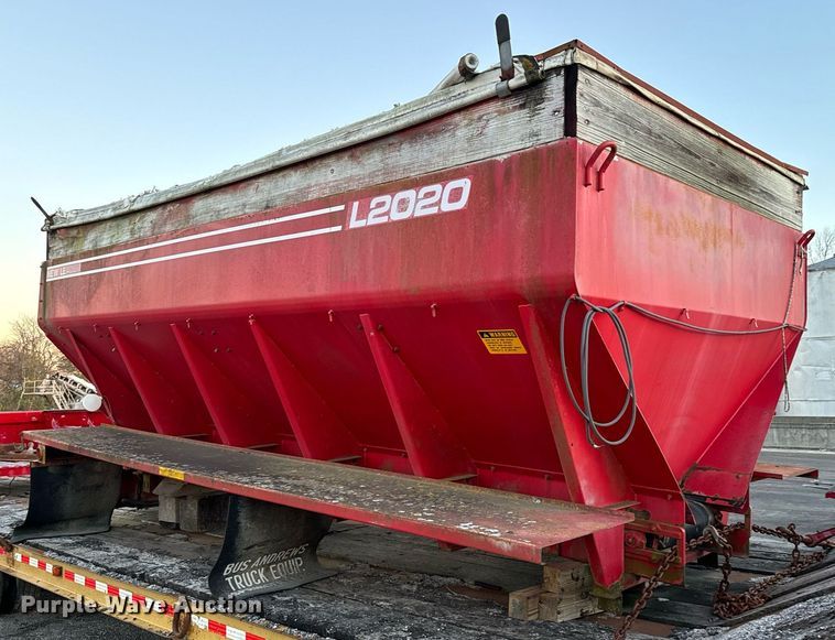 image for item MT9027 New Leader L2020-15 spreader