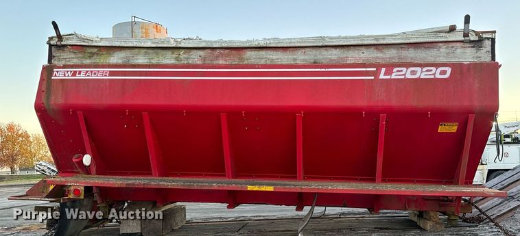 image for item MT9027 New Leader L2020-15 spreader