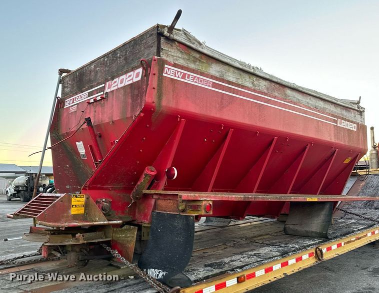 image for item MT9027 New Leader L2020-15 spreader