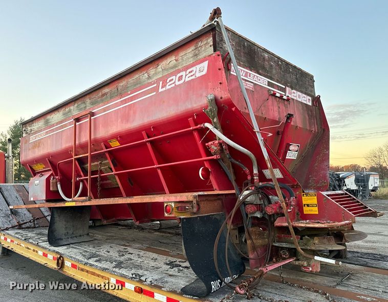 image for item MT9027 New Leader L2020-15 spreader