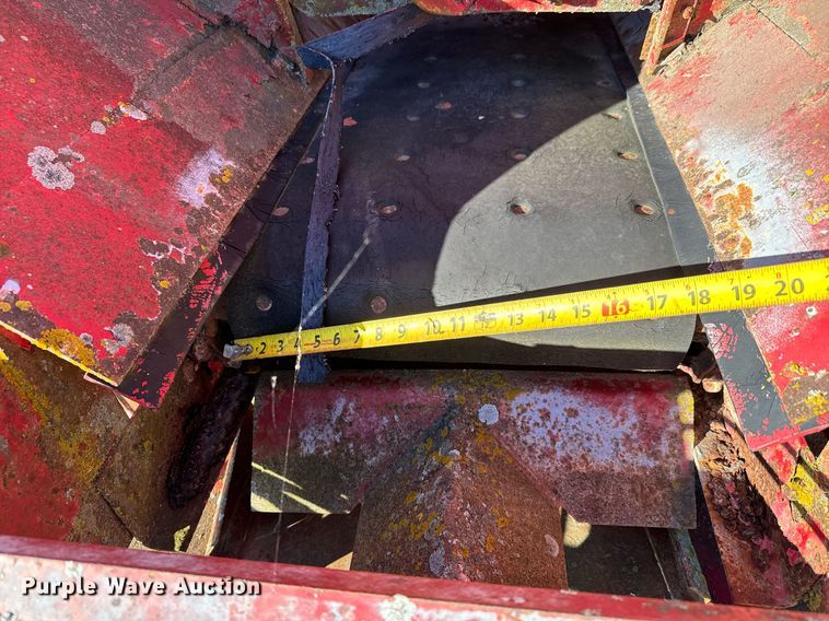 image for item MT9027 New Leader L2020-15 spreader