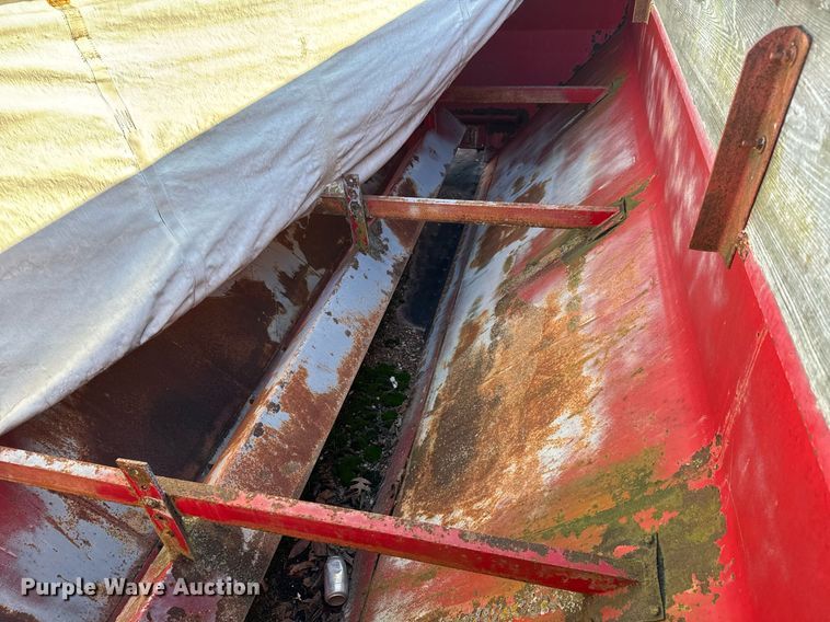 image for item MT9027 New Leader L2020-15 spreader