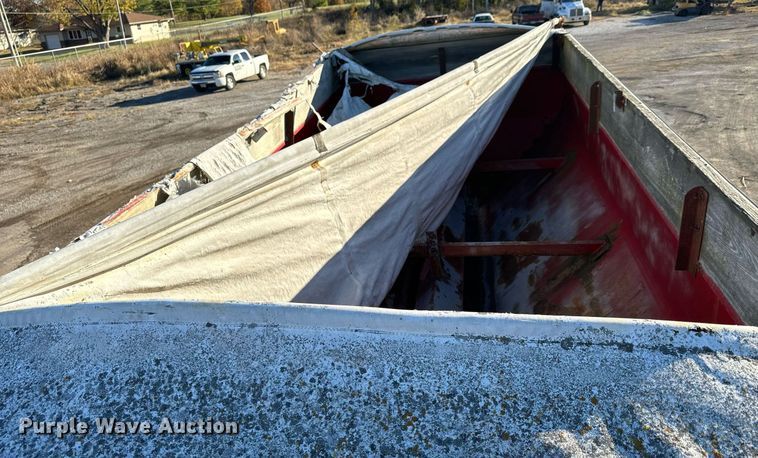 image for item MT9027 New Leader L2020-15 spreader