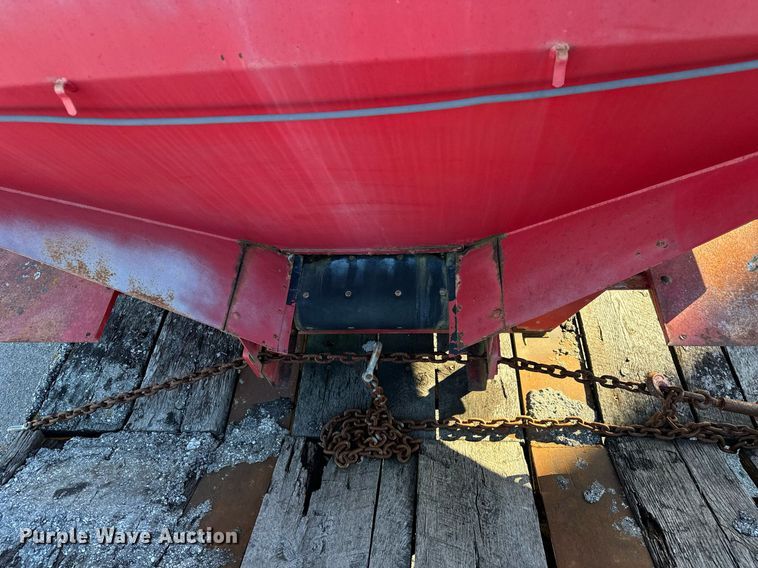 image for item MT9027 New Leader L2020-15 spreader