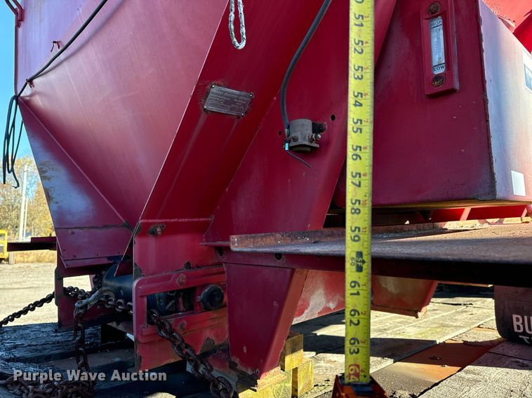 image for item MT9027 New Leader L2020-15 spreader