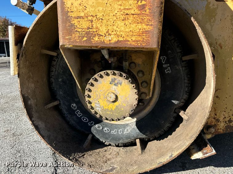 image for item MT9029 1999 Hypac C754A double drum vibratory roller