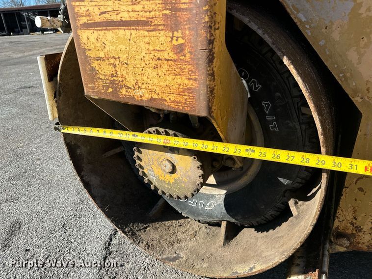 image for item MT9029 1999 Hypac C754A double drum vibratory roller