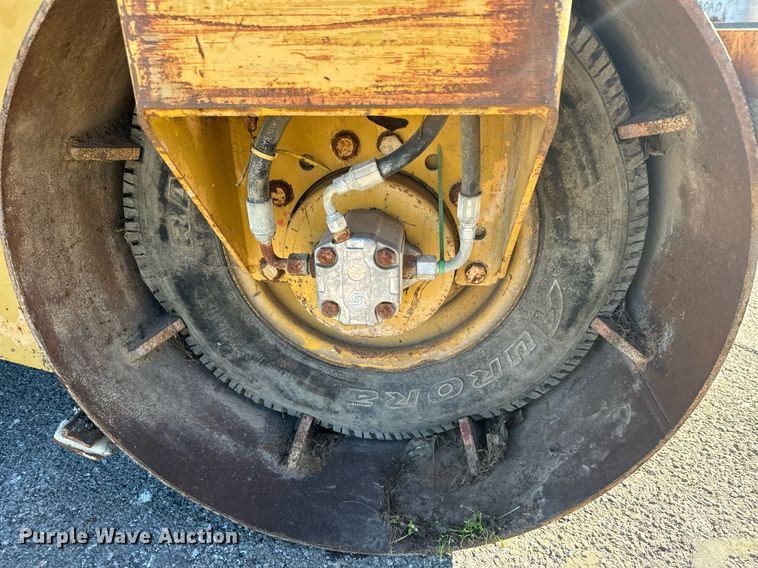 image for item MT9029 1999 Hypac C754A double drum vibratory roller