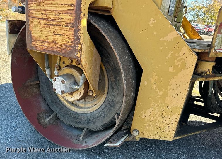 image for item MT9029 1999 Hypac C754A double drum vibratory roller