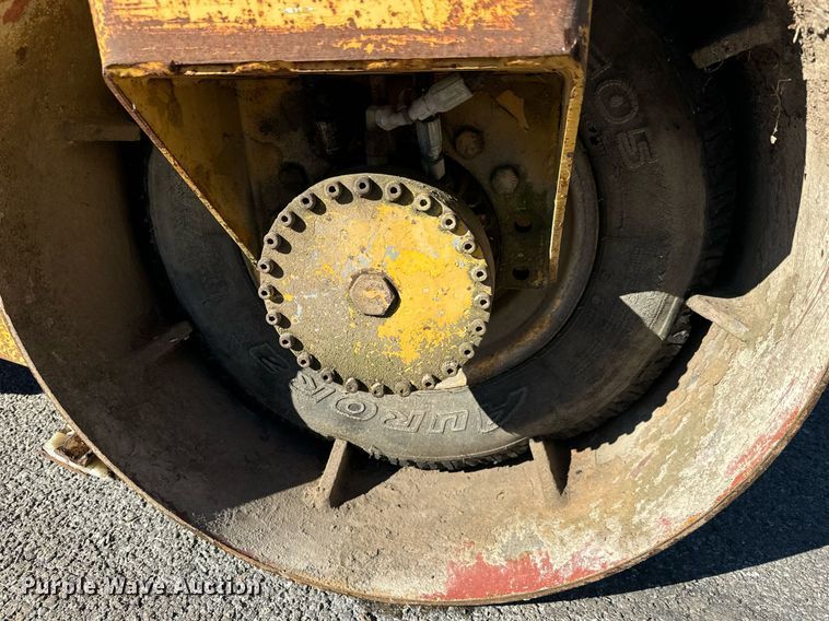 image for item MT9029 1999 Hypac C754A double drum vibratory roller