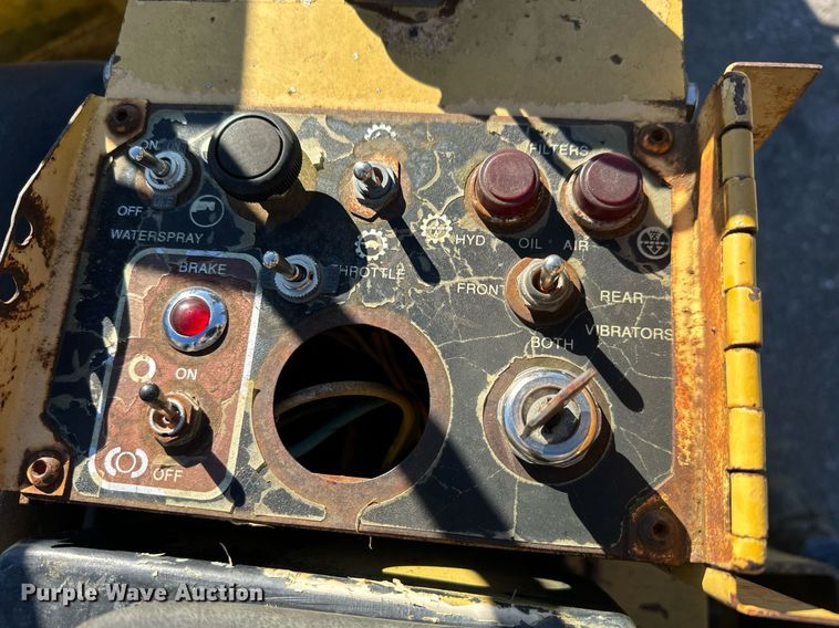 image for item MT9029 1999 Hypac C754A double drum vibratory roller