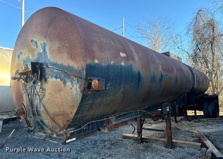 image for item MT9030 1958 Hacket tank trailer