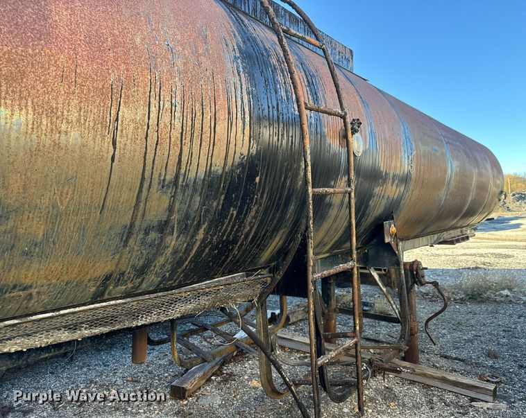 image for item MT9030 1958 Hacket tank trailer