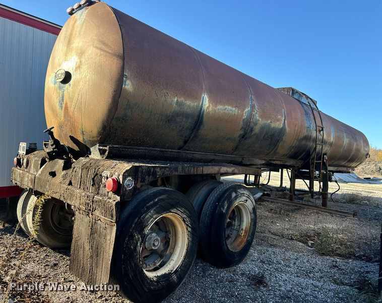 image for item MT9030 1958 Hacket tank trailer