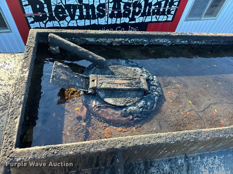 image for item MT9030 1958 Hacket tank trailer