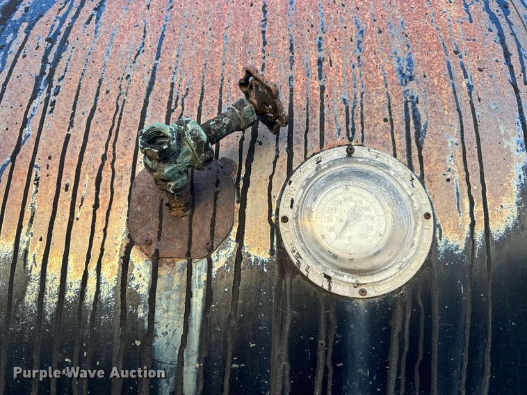 image for item MT9030 1958 Hacket tank trailer