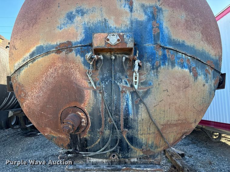 image for item MT9030 1958 Hacket tank trailer