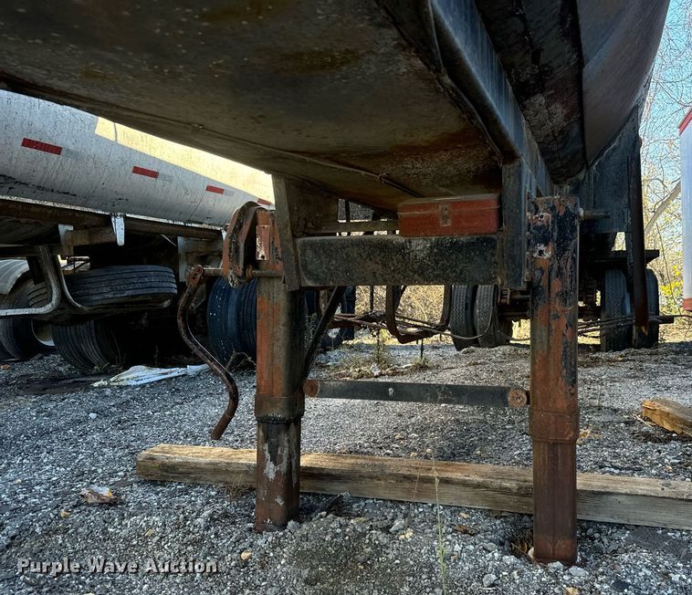 image for item MT9030 1958 Hacket tank trailer