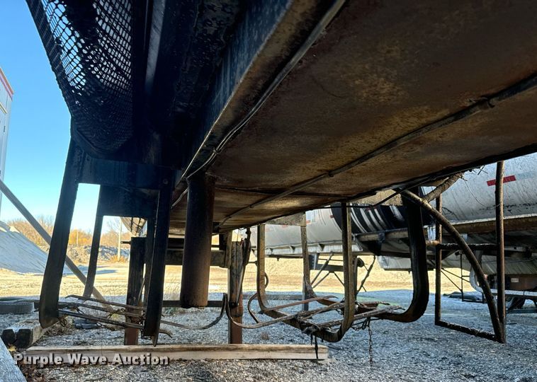 image for item MT9030 1958 Hacket tank trailer