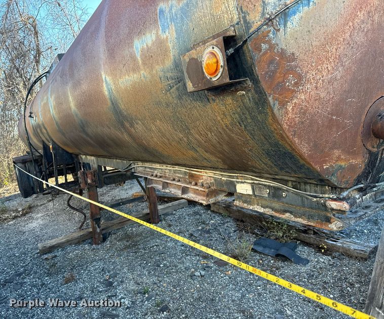 image for item MT9030 1958 Hacket tank trailer