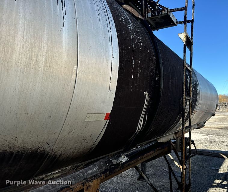 image for item MT9031 1977 Acro Hot Oil tank trailer