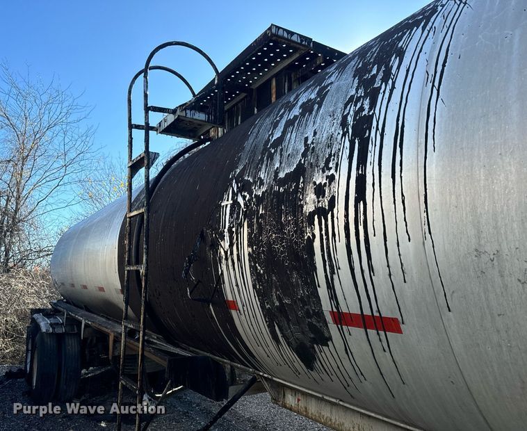 image for item MT9031 1977 Acro Hot Oil tank trailer