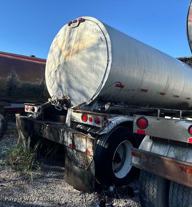 image for item MT9031 1977 Acro Hot Oil tank trailer