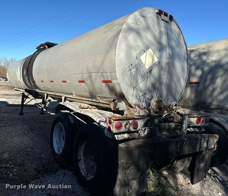 image for item MT9031 1977 Acro Hot Oil tank trailer