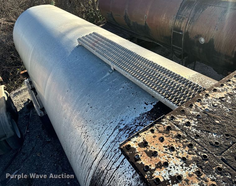 image for item MT9031 1977 Acro Hot Oil tank trailer