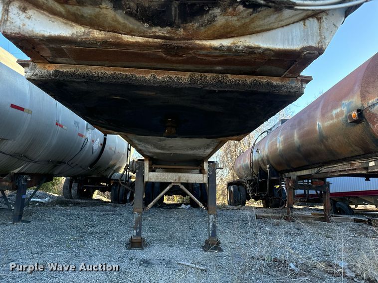 image for item MT9031 1977 Acro Hot Oil tank trailer