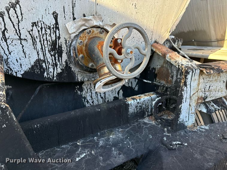 image for item MT9031 1977 Acro Hot Oil tank trailer