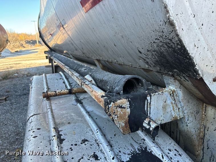 image for item MT9031 1977 Acro Hot Oil tank trailer