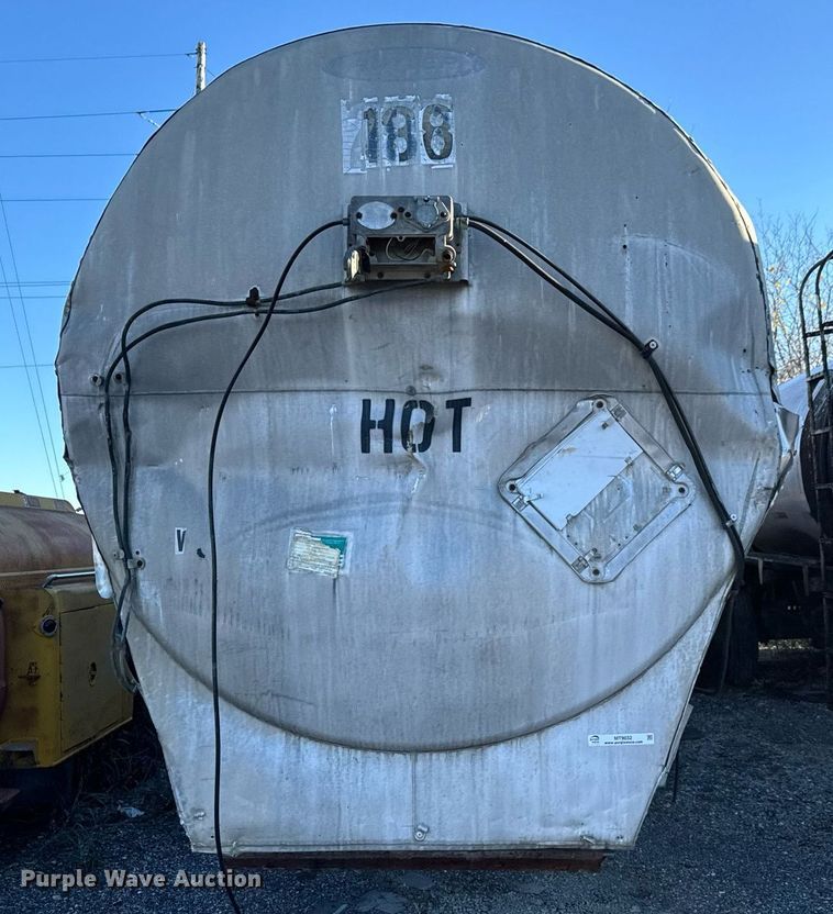 image for item MT9032 1971 Butler tank trailer