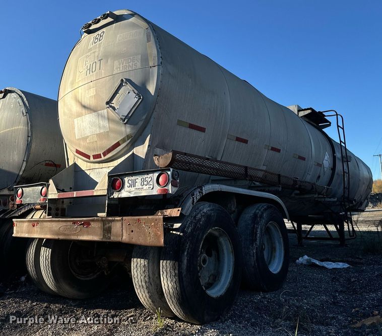 image for item MT9032 1971 Butler tank trailer