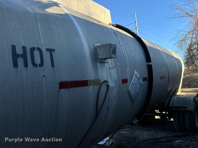 image for item MT9032 1971 Butler tank trailer