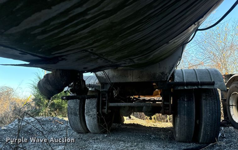 image for item MT9032 1971 Butler tank trailer