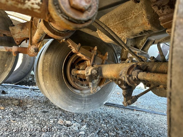 image for item MT9032 1971 Butler tank trailer