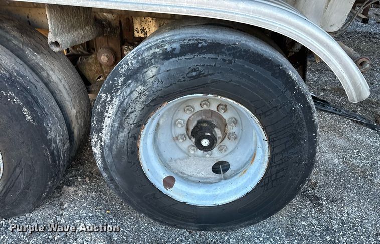 image for item MT9032 1971 Butler tank trailer