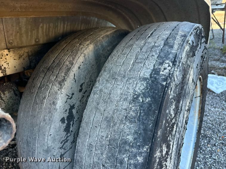 image for item MT9032 1971 Butler tank trailer